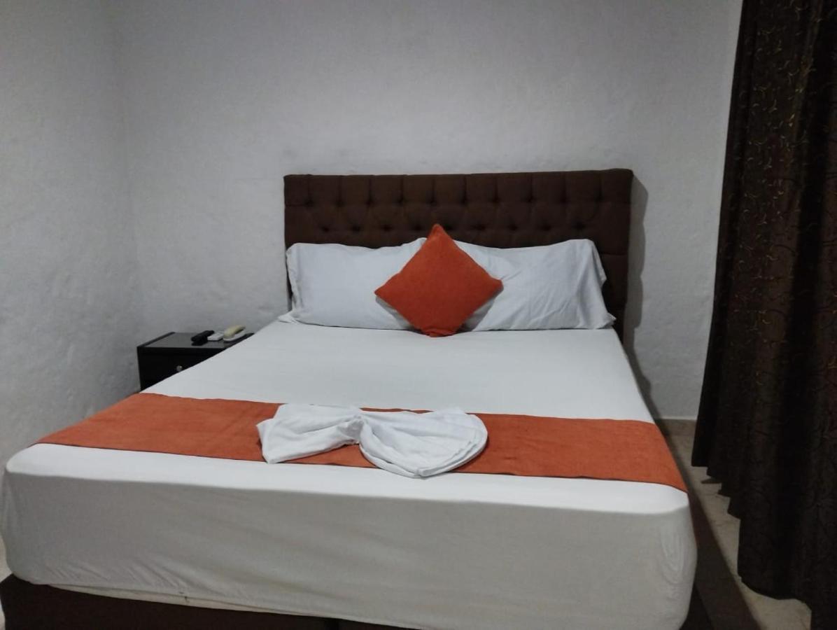 Blue Star Hotel Melgar Eksteriør billede